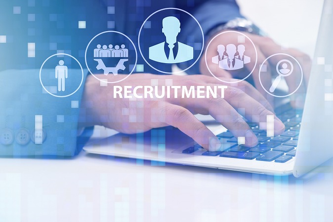 RECRUITメント